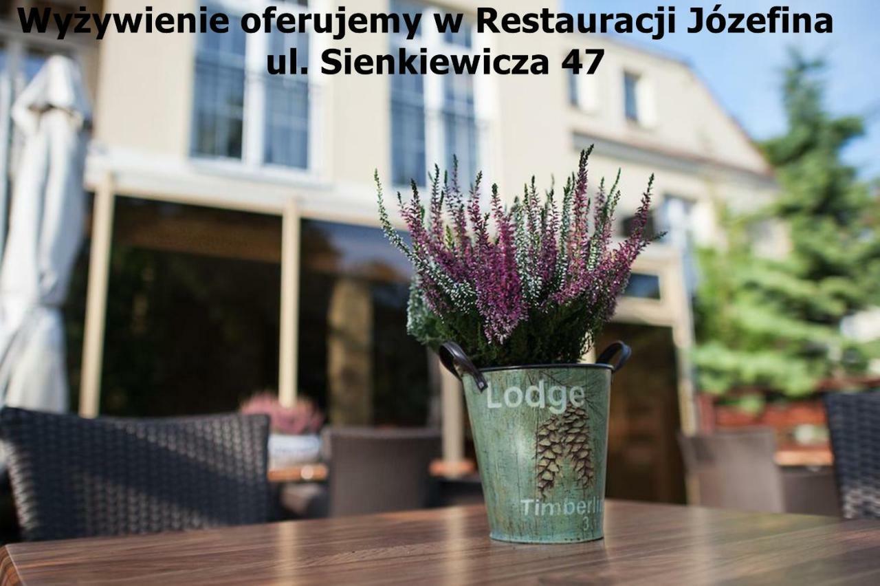 Hostel Ksiezycowy Inowrocław Εξωτερικό φωτογραφία